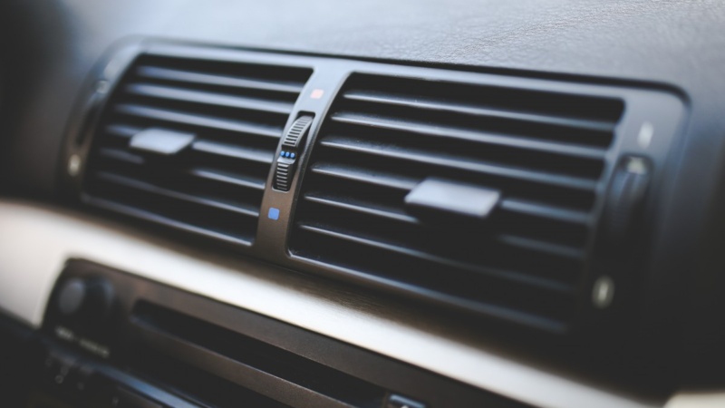 Ubiratã Auto Peças: Quando Trocar o Filtro do Ar Condicionado do Carro?