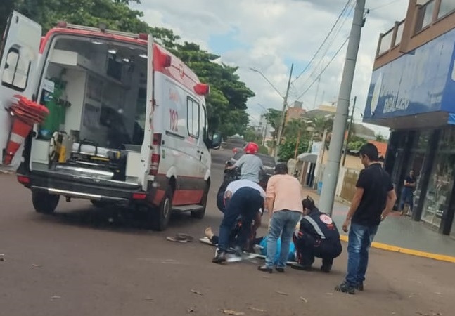 Acidente envolvendo duas motocicletas é registrado no Centro de Ubiratã