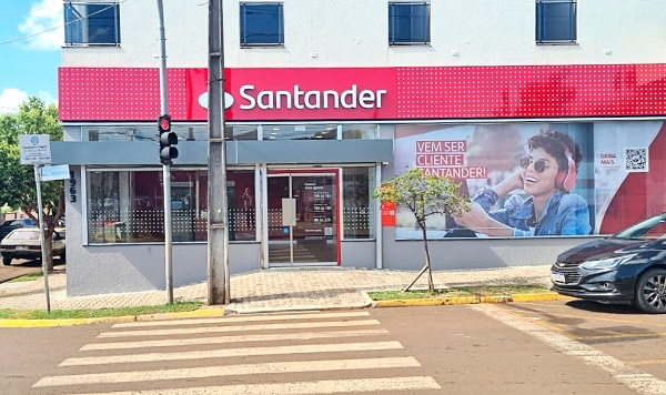 Santander inaugura agência em Ubiratã