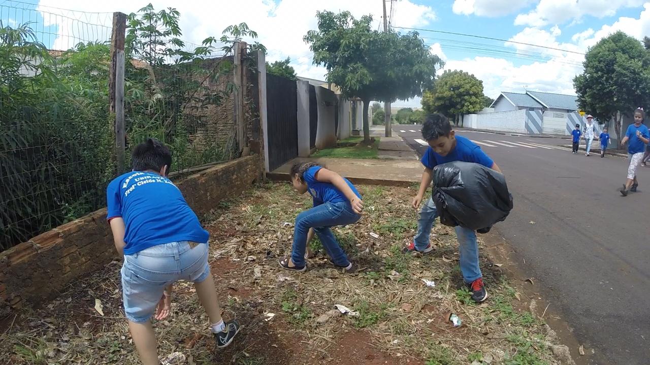 Alunos de Ubiratã mobilizados no combate à Dengue