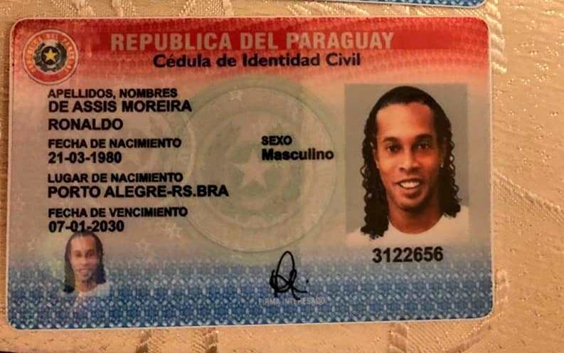 Ronaldinho Gaúcho é acusado de usar documentos falsos no Paraguai