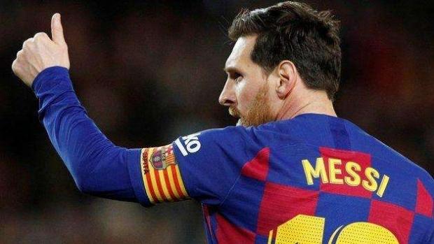 Messi anuncia que elenco do Barcelona vai reduzir salários em 70%