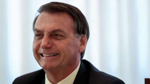 Bolsonaro promete anúncio de novo ministro da Educação nesta sexta