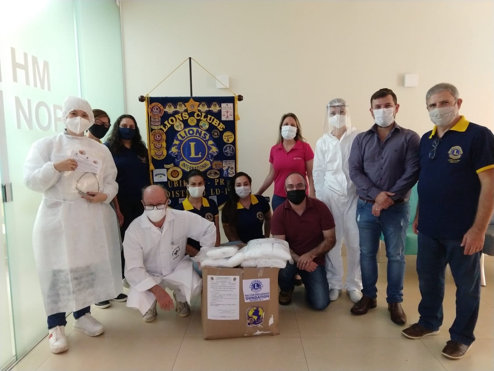 Lions Clube faz doação de EPI para hospitais de Ubiratã