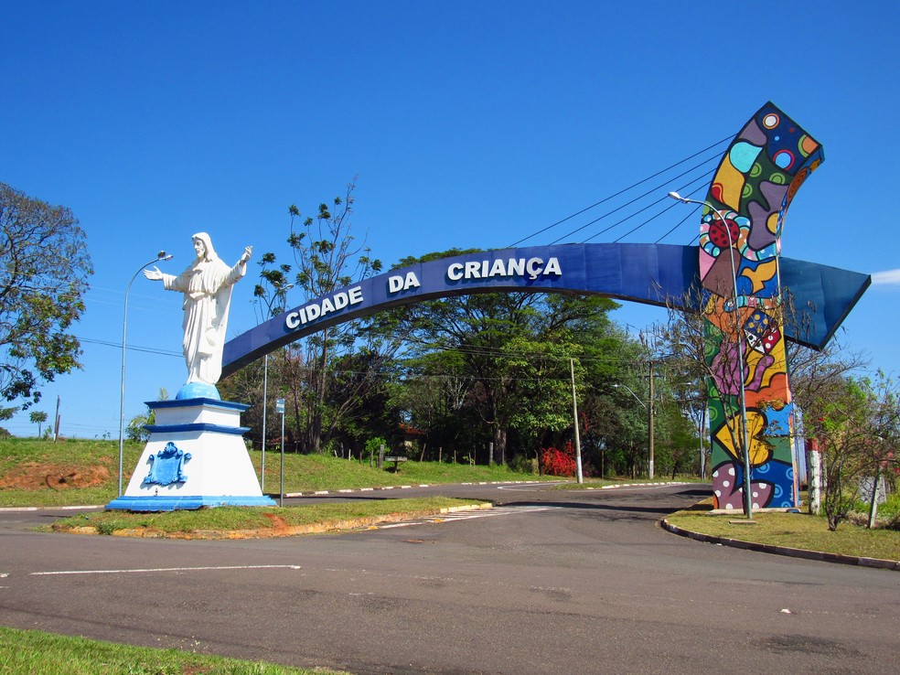 Justiça manda ex-prefeito e Gepron pagarem R$ 3,4 milhões na execução de sentença que aponta prejuízos em contrato na Cidade da Criança