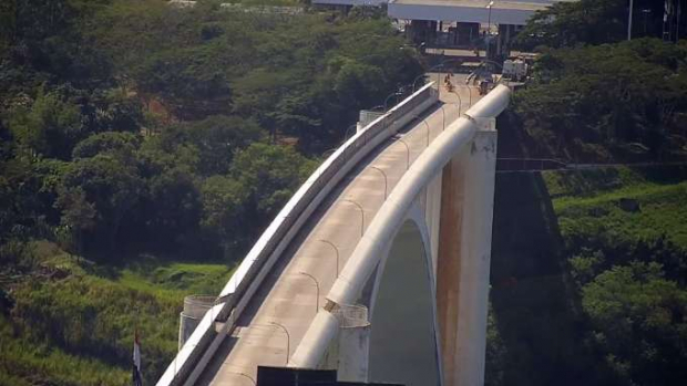 Brasil e Paraguai reabrem parcialmente fronteiras para comércio