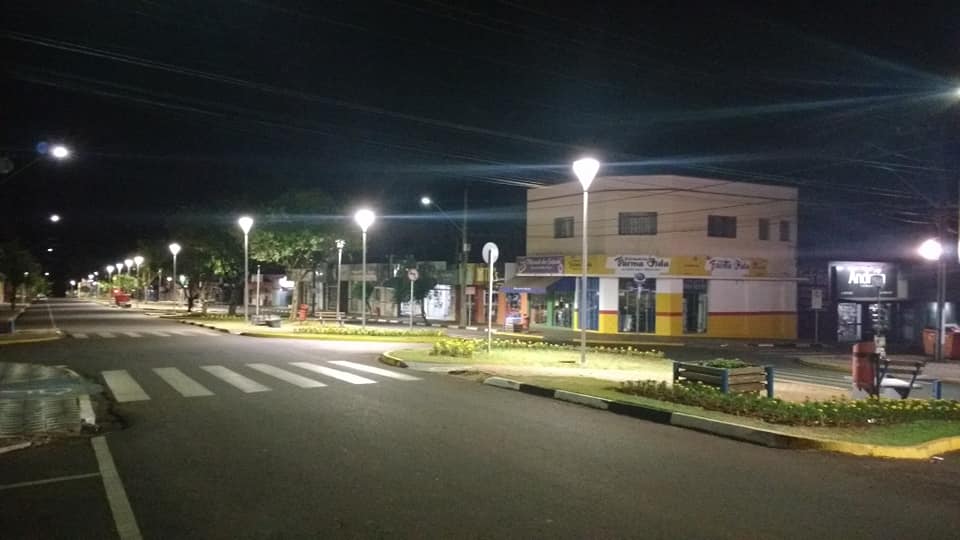 NOVA ILUMINAÇÃO NA AVENIDA NILZA DE OLIVEIRA PIPINO