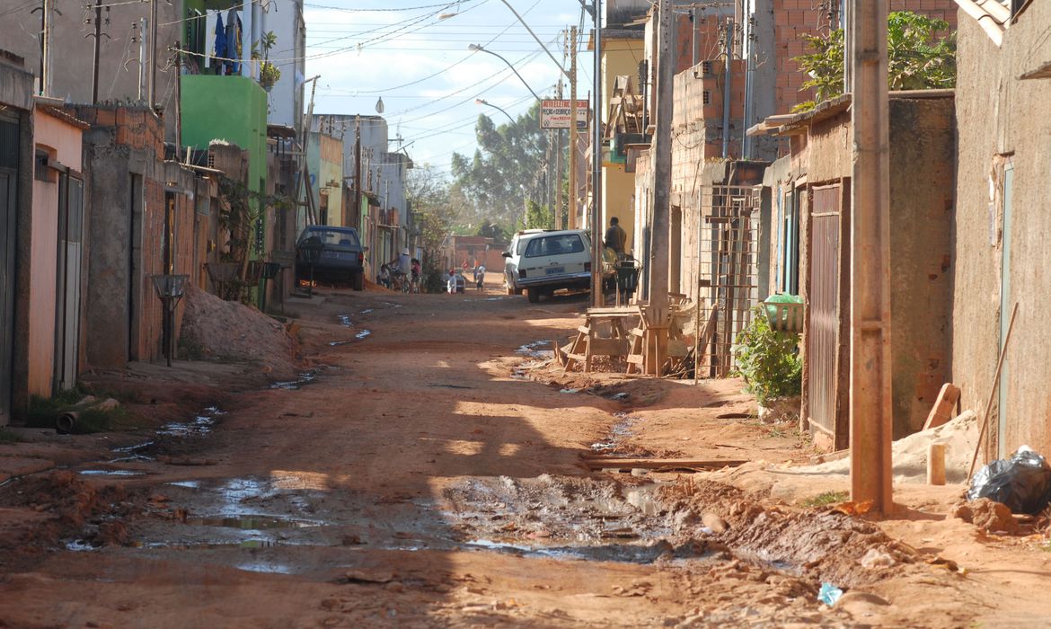 Brasil perde cinco posições no ranking de desenvolvimento humano da ONU