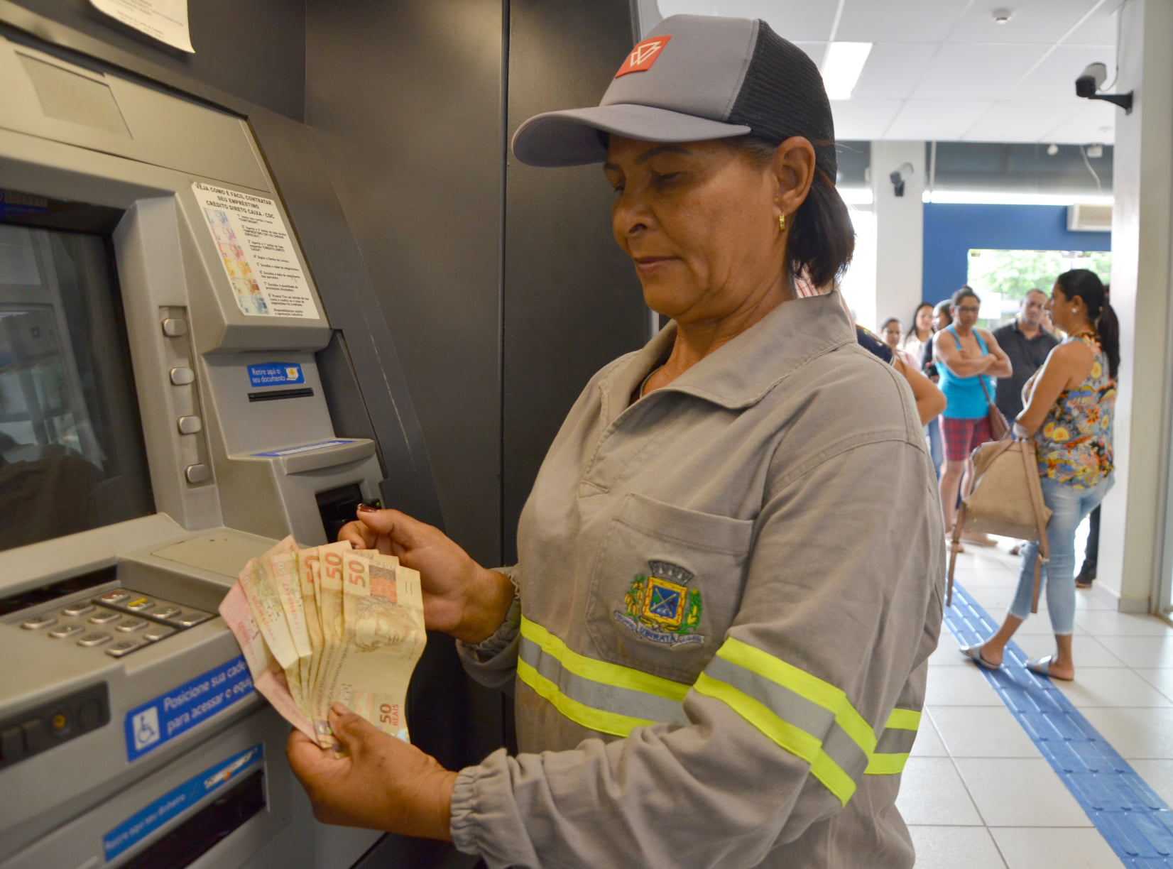 R$ 5 MILHÕES: Administração municipal pagou 13º salário do funcionalismo e folha salarial de dezembro será antecipada