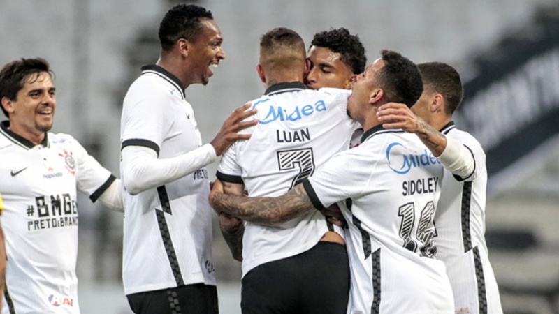 Corinthians sofre surto de Covid-19 e 10 jogadores testam positivo