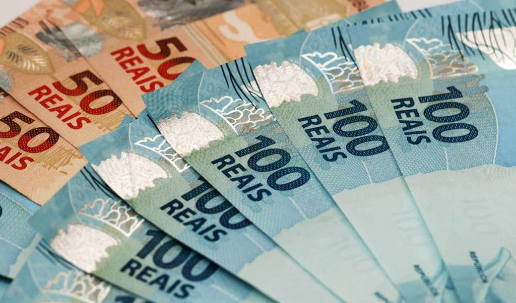 Salário mínimo passou a valer R$ 1.100,00