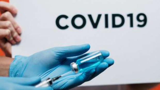 Covid-19: mundo deve chegar hoje a 150 milhões de doses aplicadas