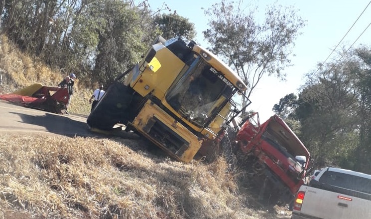 Grave acidente é registrado na PR 239 em Campina da Lagoa