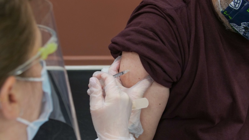 Universidade de Oxford inicia ensaio clínico com vacina contra o HIV