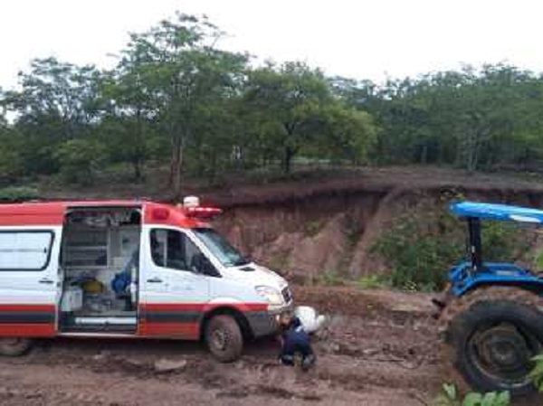 Mulher morre após sofrer queda de trator em Umuarama