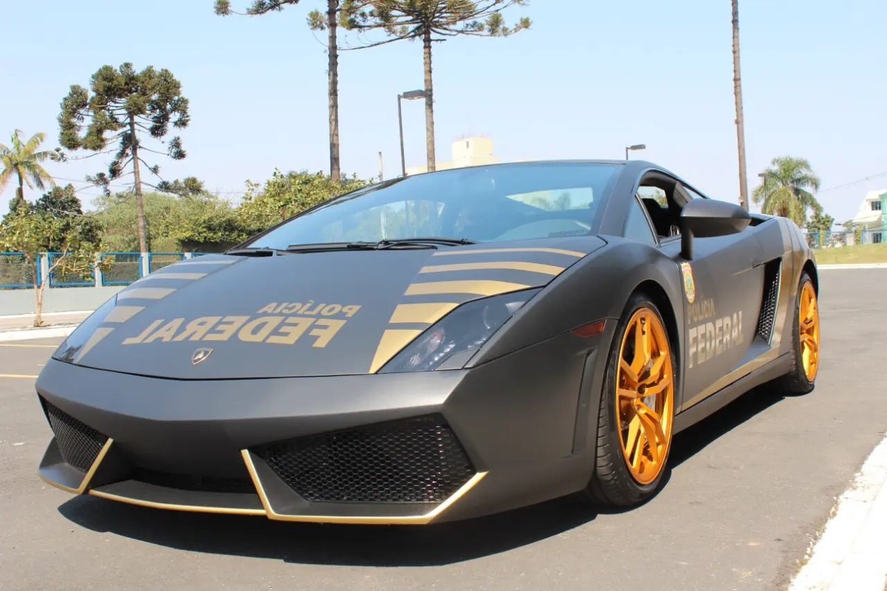 Lamborghini de R$ 800 mil apreendida entra para a frota da Polícia Federal