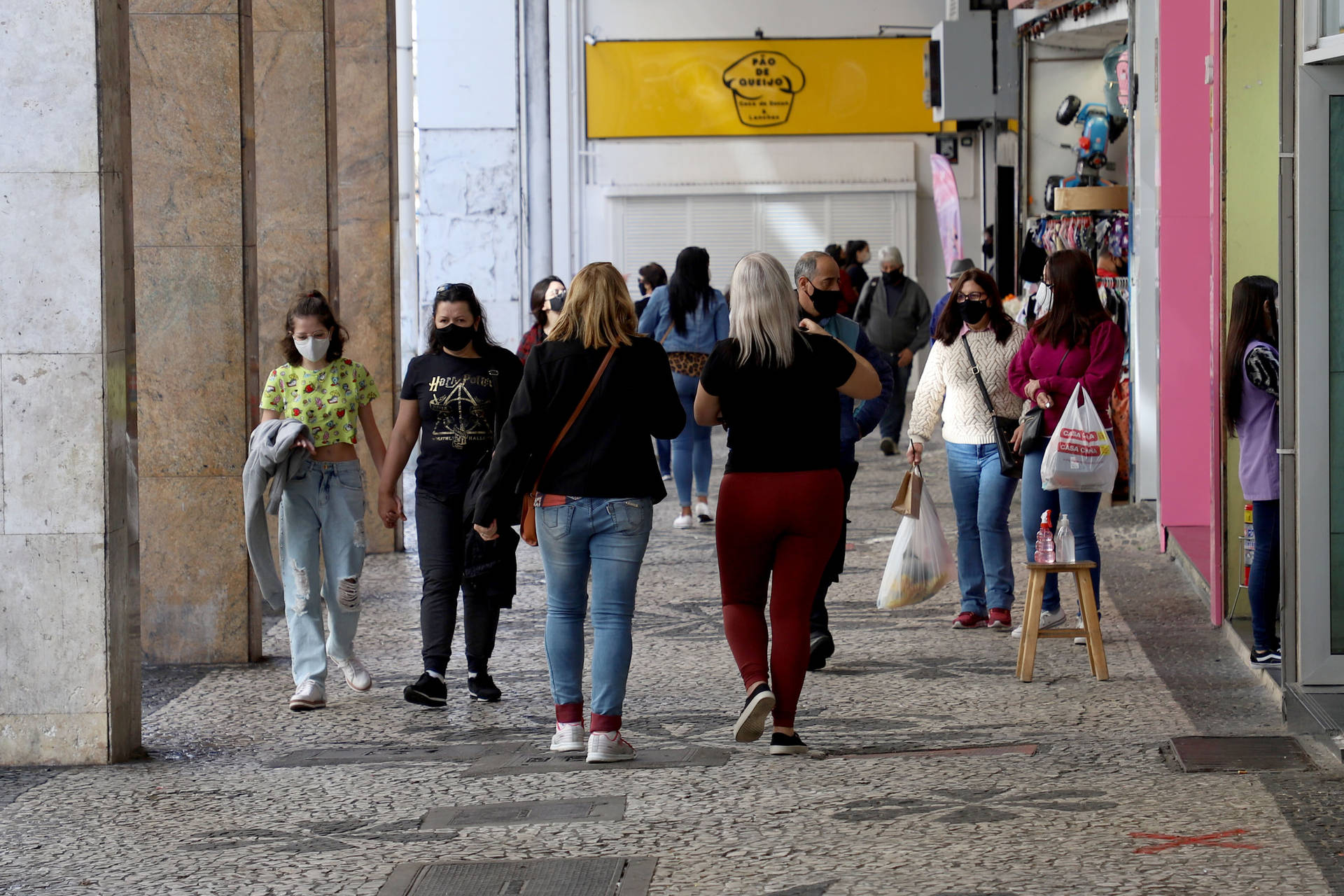 Comércio paranaense cresce 8% no primeiro semestre de 2021, aponta IBGE