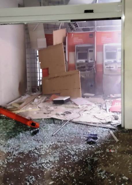Mariluz: Bandidos explodem caixas eletrônicos de agência bancária