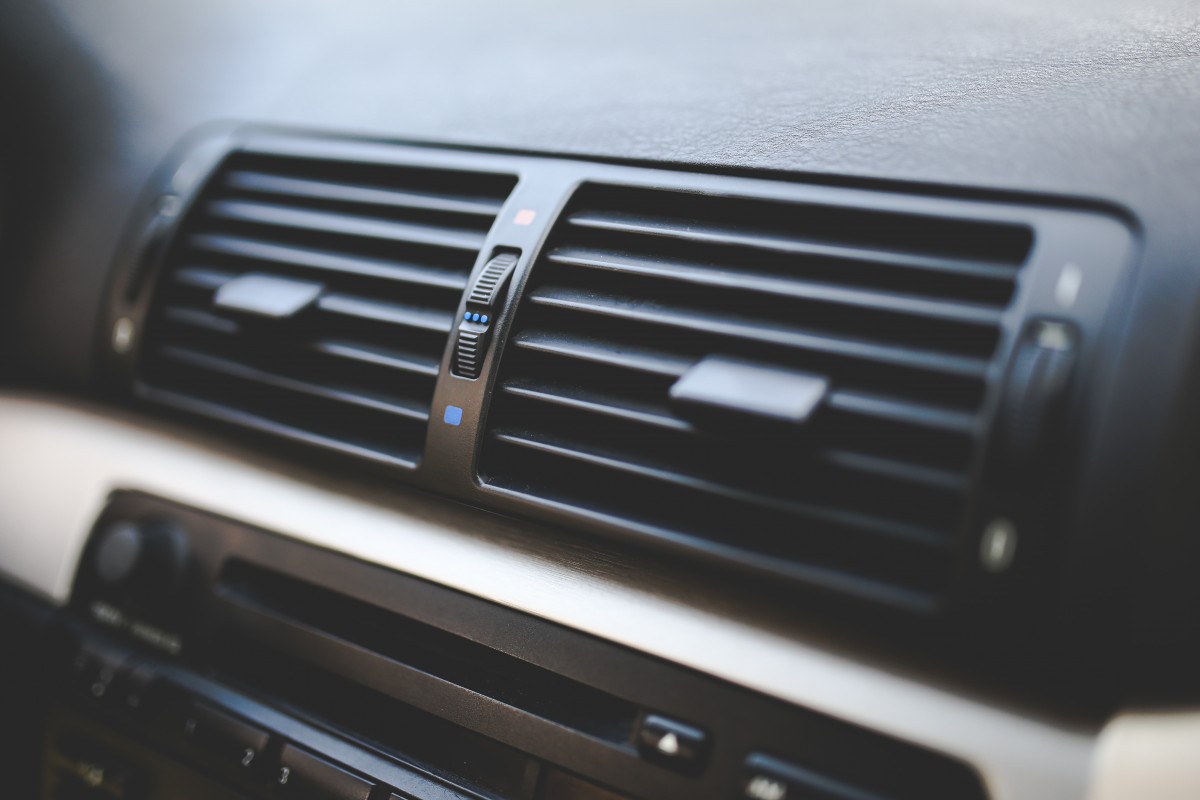 Ubiratã Auto Peças: Quando Trocar o Filtro do Ar Condicionado do Carro?