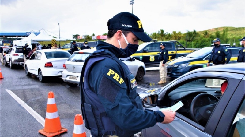 PRF reforça o policiamento nas rodovias do Paraná neste feriadão