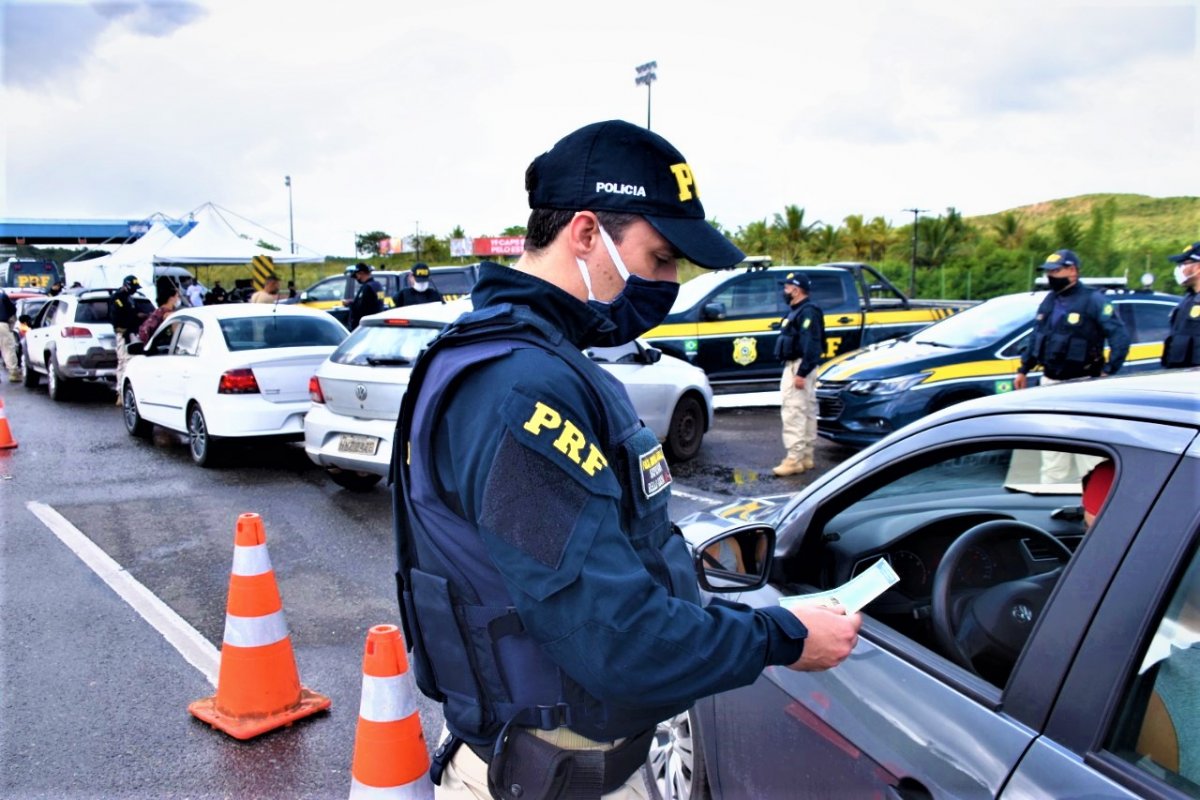 PRF reforça o policiamento nas rodovias do Paraná neste feriadão