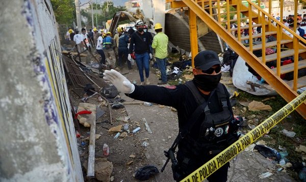 Acidente com caminhão de mercadorias no México deixa 53 mortos