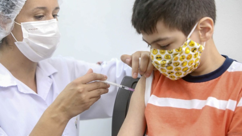 PR chega a 253 mil crianças vacinadas e secretário reforça importância da imunização