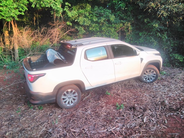 Veículo roubado é recuperado pela Polícia Militar de Juranda