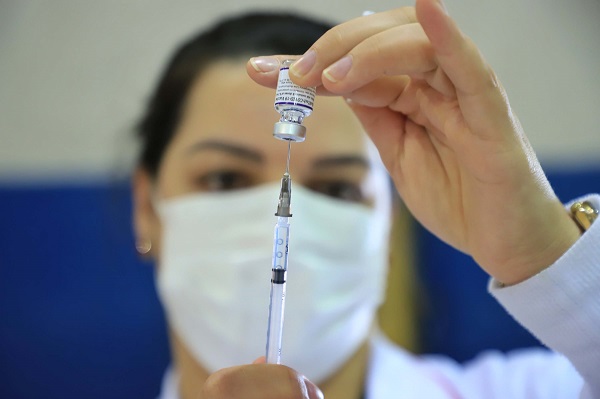 Mais 72 mil vacinas bivalentes contra a Covid-19 chegam ao Estado