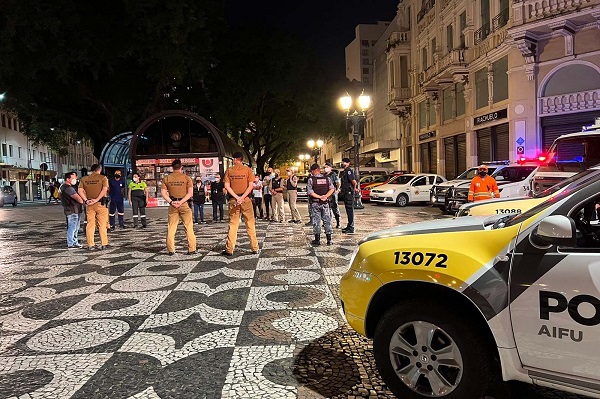 Com 25 mil pessoas abordadas e 323 presas, PM divulga balanço do Carnaval no Paraná