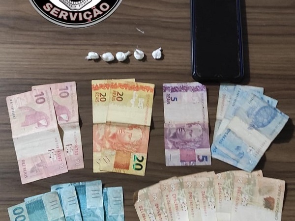Duas pessoas são presas por tráfico de drogas em Juranda