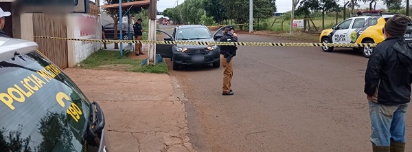 Homem é assassinado no interior de veículo em Campo Mourão