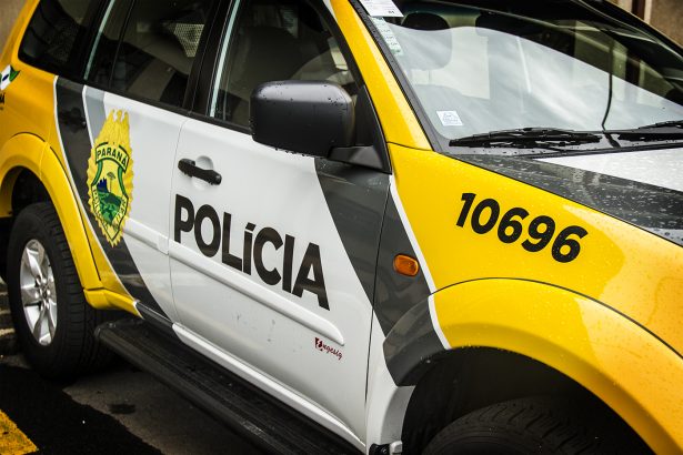 Mulher mastiga 14 pedras de crack ao perceber aproximação policial em Umuarama