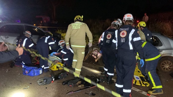 Três pessoas ficam gravemente feridas em batida entre carros na BR 369 