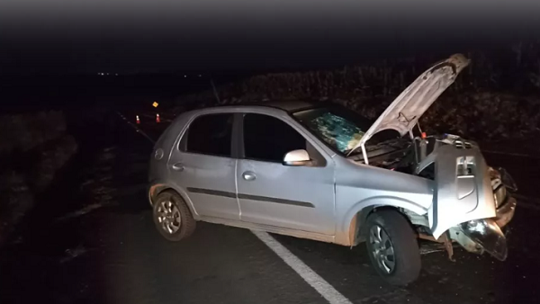 Homem fica ferido em acidente entre carro e micro-ônibus em Nova Aurora