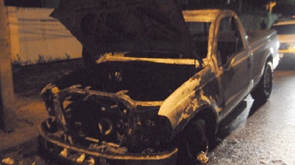 Camionete furtada em Cafelândia é encontrada incendiada em Assis Chateaubriand