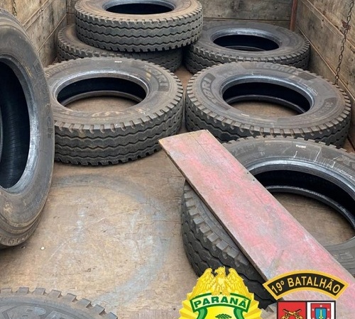 Policiais militares apreendem pneus de caminhão  sem procedência em Nova Aurora
