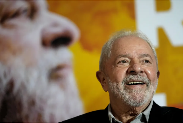 Lula é eleito presidente do Brasil; no Paraná, petista recebeu 37,6% dos votos válidos
