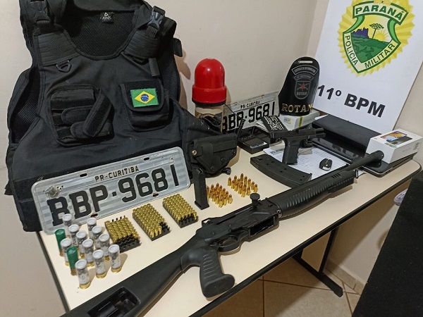 Polícia Militar apreende veículo, armas, munições e colete balístico utilizados por bandidos que agiam em rodovias na região