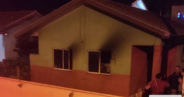 Casa pega fogo e mata criança carbonizada no Paraná