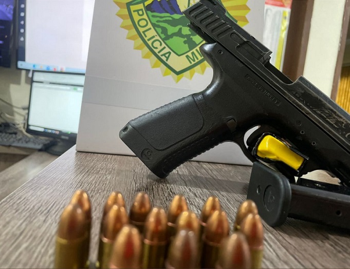 Polícia Militar localiza pistola com casal em veículo de aplicativo em Corbélia