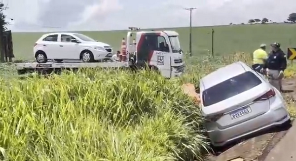 Veículo com placas de Ubiratã se envolve em colisão na BR 369 em Ouro Verde do Piquiri