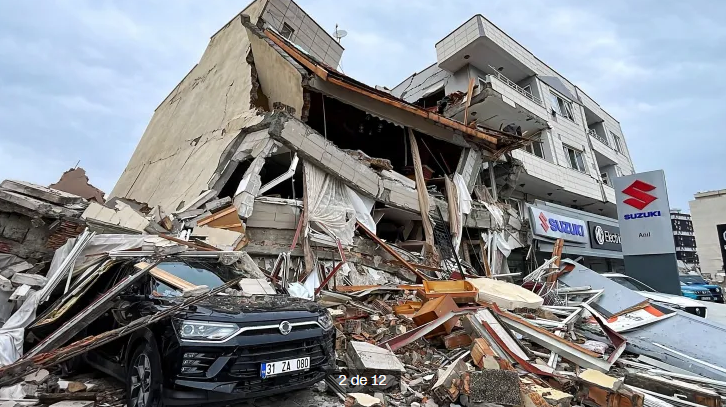 Terremoto de 7,8 de magnitude mata 2,3 mil pessoas na Turquia e Síria