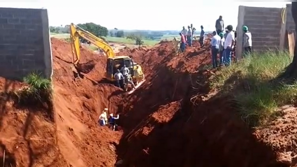 Trabalhador morre soterrado após deslizamento de terra em Umuarama