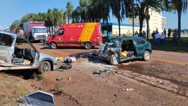 Acidente entre três veículos mata duas mulheres e deixa dois feridos na saída de Campo Mourão