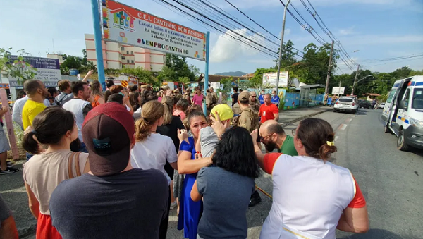 Crianças são mortas em ataque a creche em Santa Catarina; homem foi preso