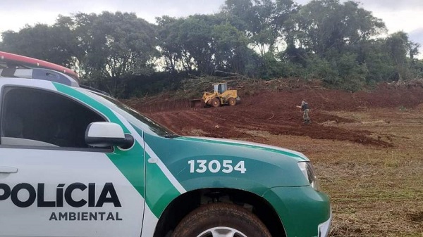 Polícia ambiental apreende máquinas pesadas e prende três por desmatamento ilegal em Juranda
