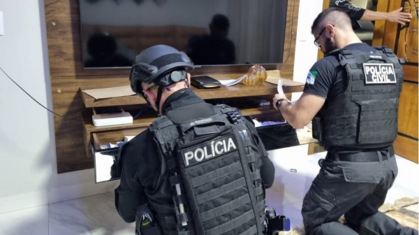 Polícia cumpre mais de 100 mandados contra o tráfico de drogas no Paraná