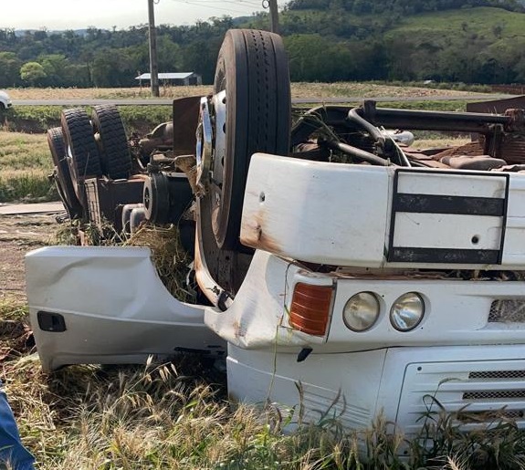 Dois perdem a vida em acidente na PR 239 em Campina da Lagoa