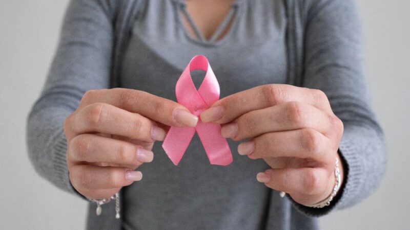 Estado antecipa ações de prevenção ao câncer de mama e convoca mulheres para exames